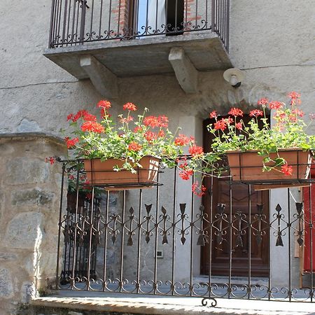 La Maison Des Vignerons Chambres D'Hotes B&B Donnaz Exterior foto